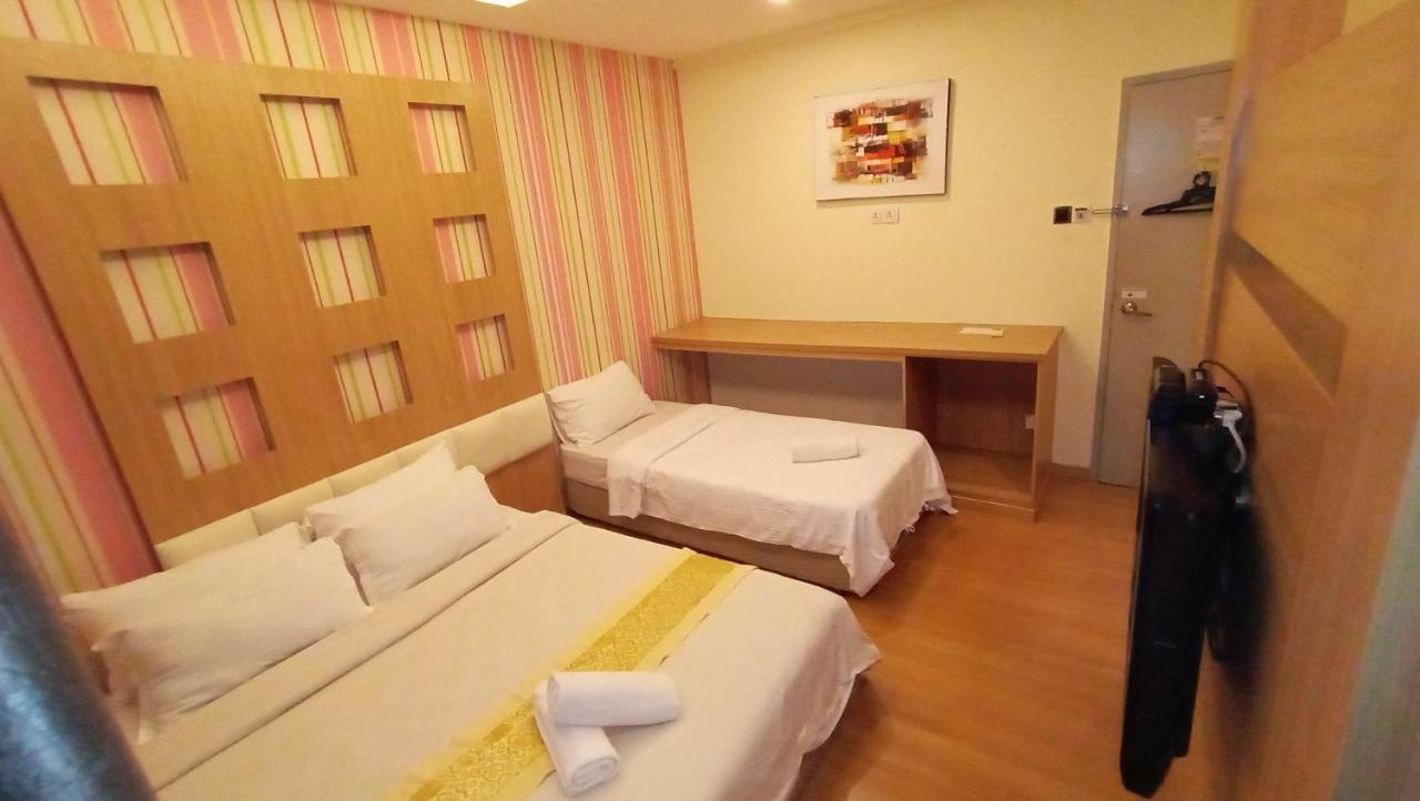 Hotel Zamburger De Melaka Extérieur photo