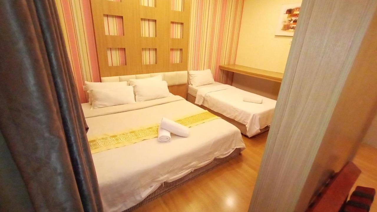 Hotel Zamburger De Melaka Extérieur photo
