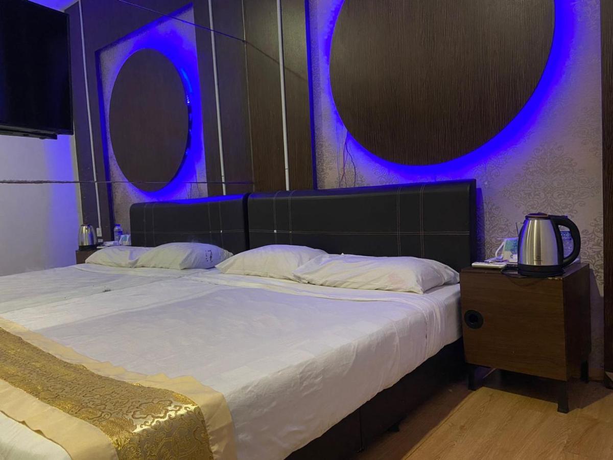 Hotel Zamburger De Melaka Extérieur photo