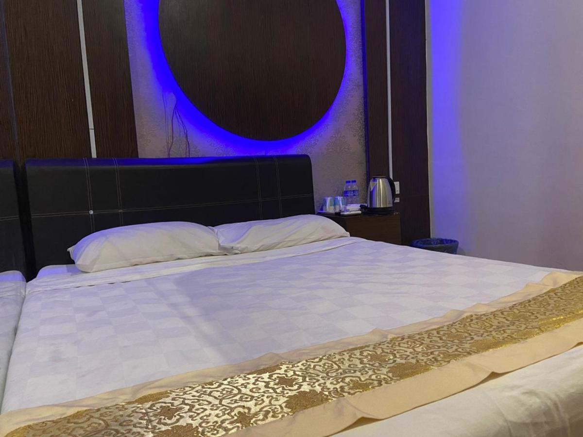 Hotel Zamburger De Melaka Extérieur photo