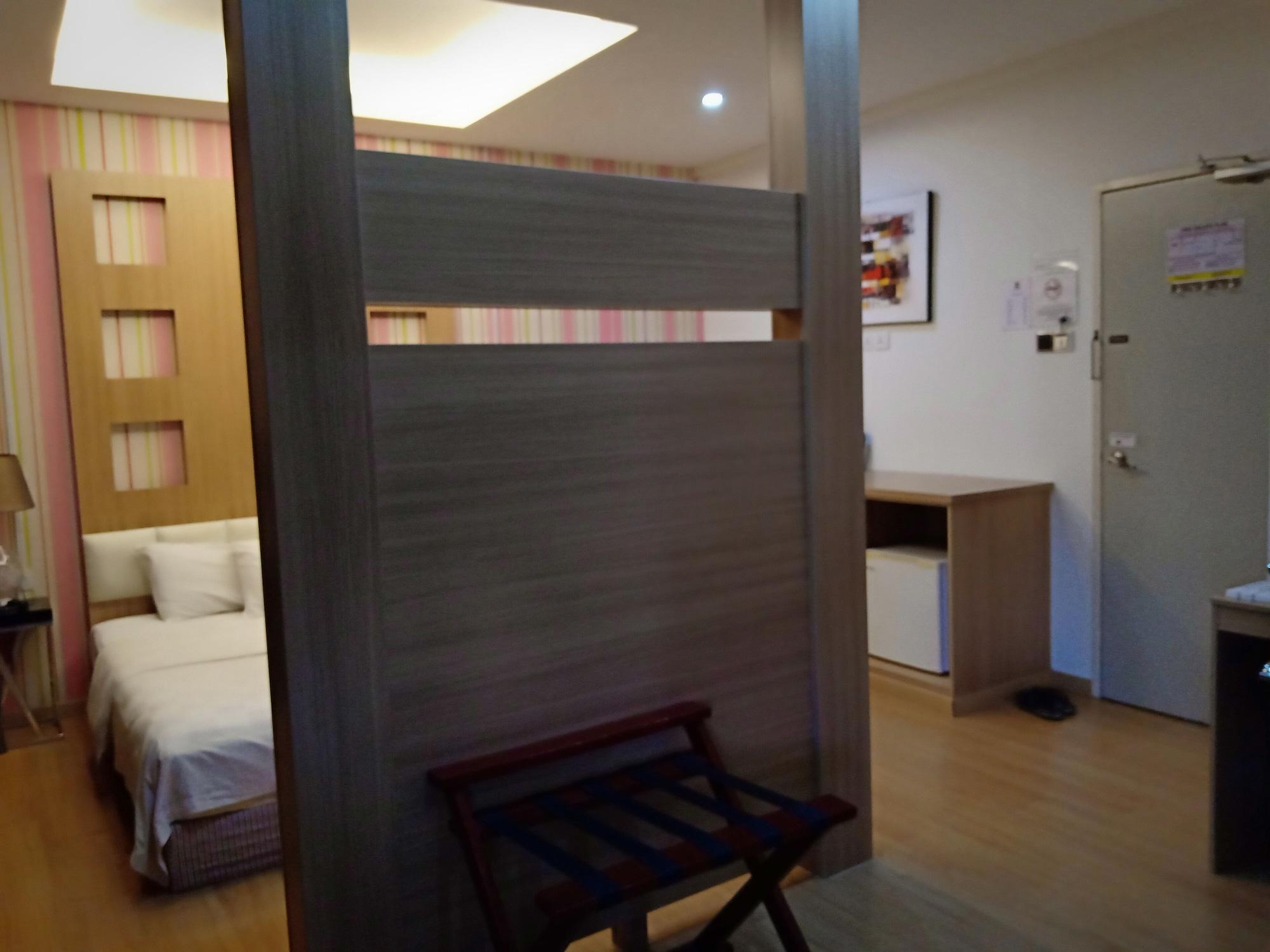 Hotel Zamburger De Melaka Extérieur photo