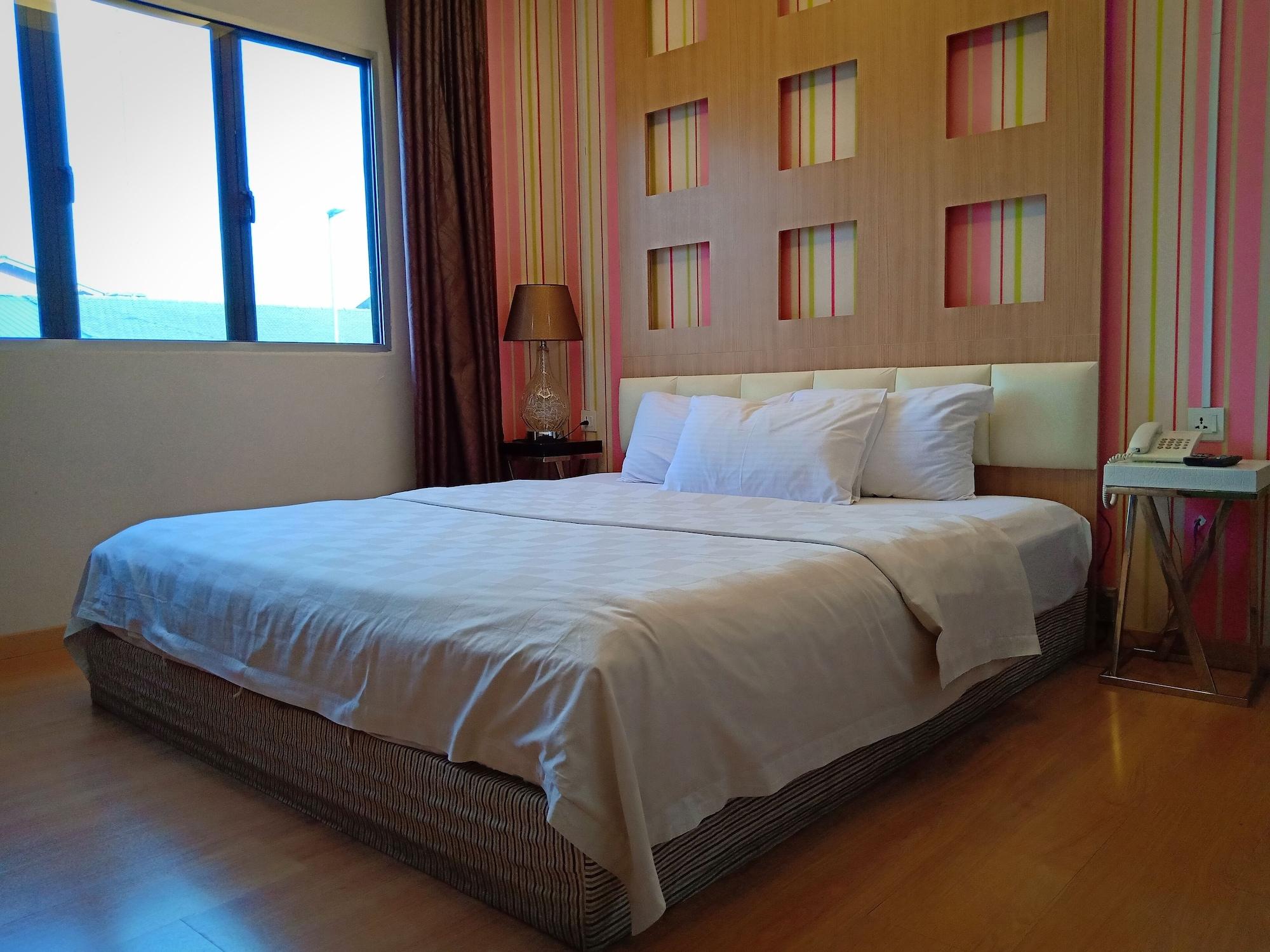 Hotel Zamburger De Melaka Extérieur photo
